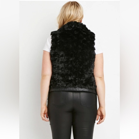 FOREVER 21 ZIPPED FAUX FUR VEST - BLACK SIZE 3X (NEW WITH TAGS) - Picture 3 of 4